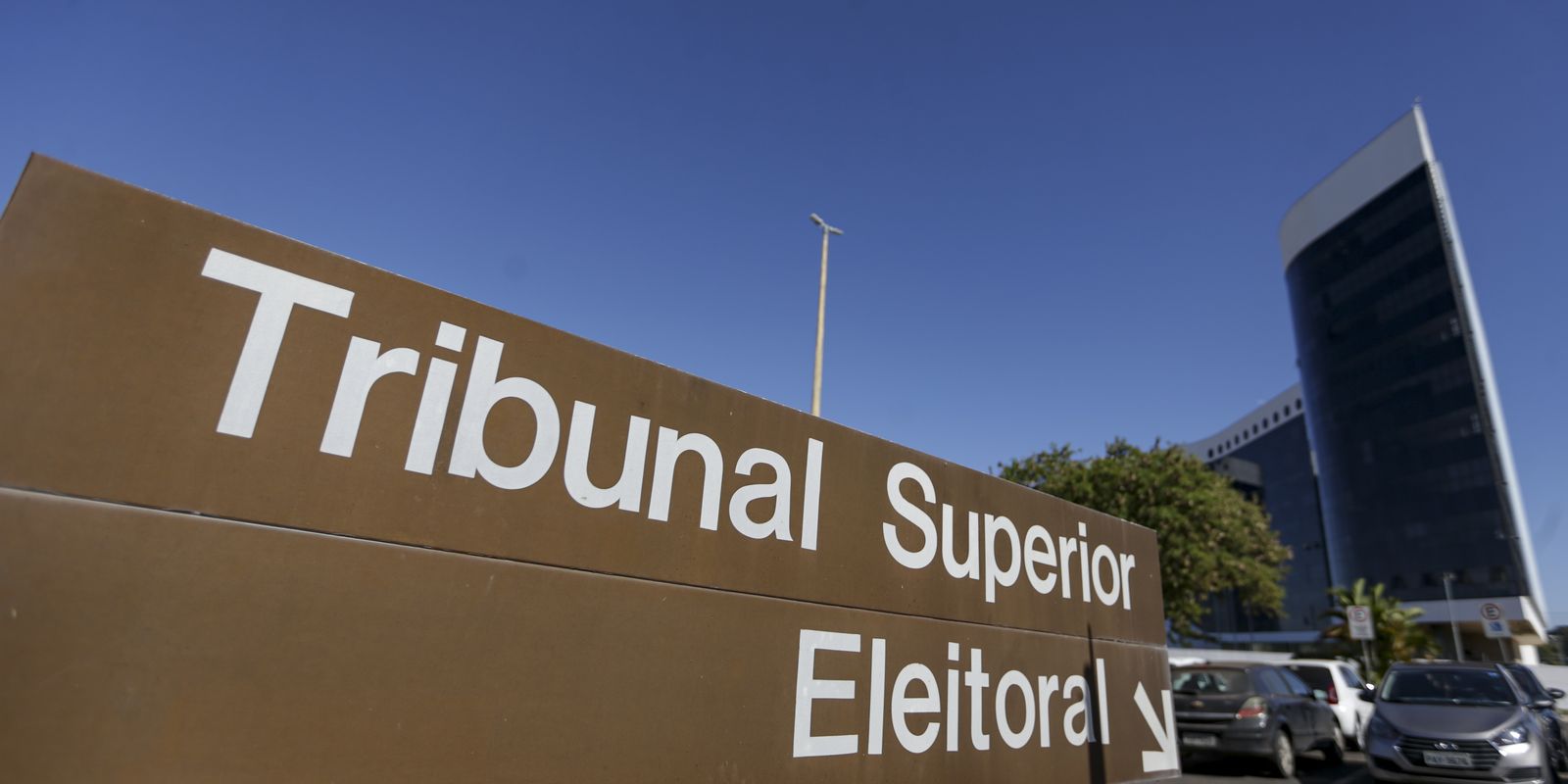 Fundo eleitoral de R$ 4,9 bilhões: PL lidera distribuição entre partidos para campanhas