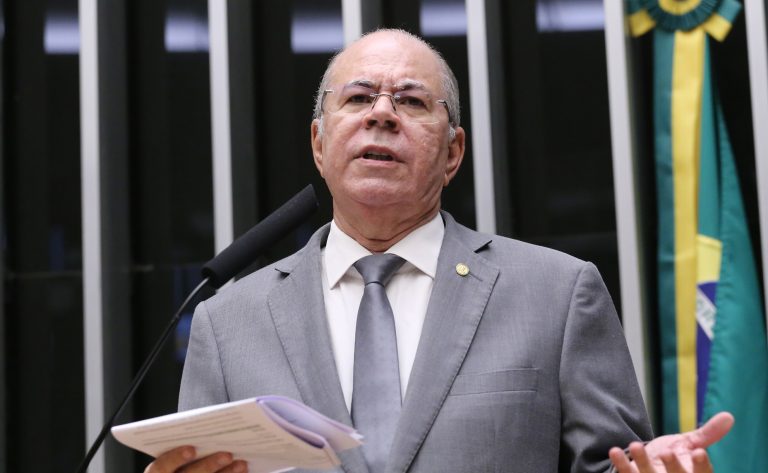 Proposta obriga órgãos a notificarem câmaras municipais sobre obras federais e estaduais