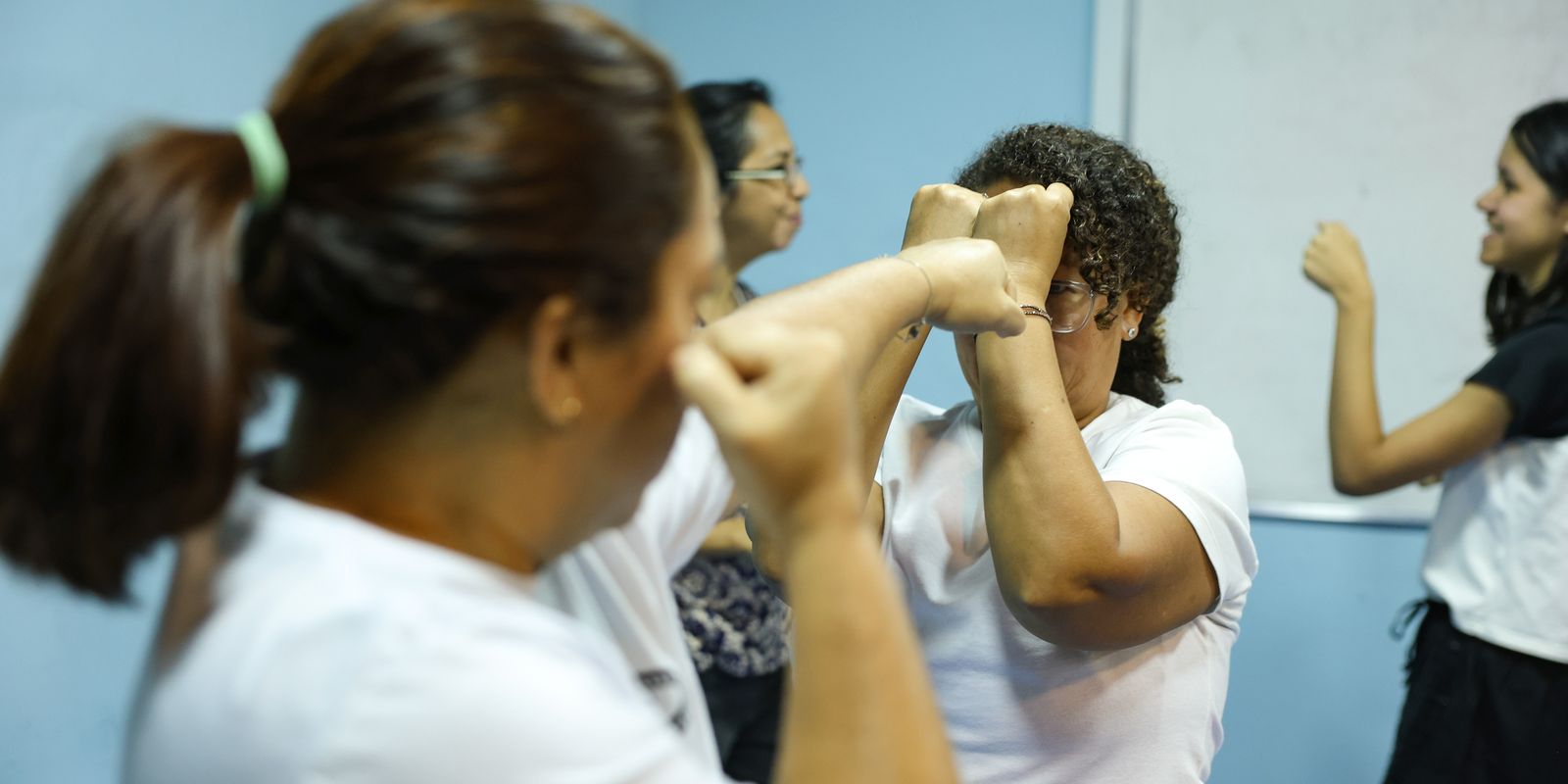 Senado aprova comercialização de spray de pimenta para defesa pessoal de mulheres