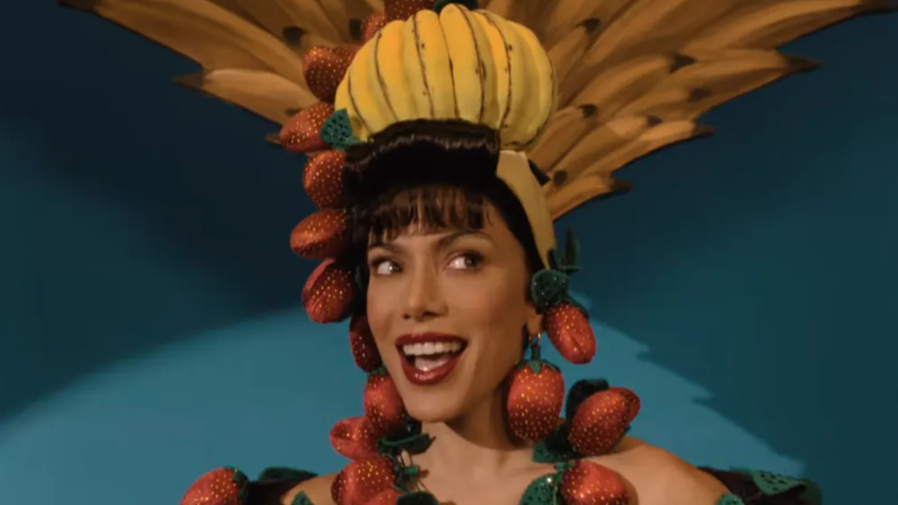 Anitta e Carmen Miranda: cantora explica homenagem e relação entre suas carreiras