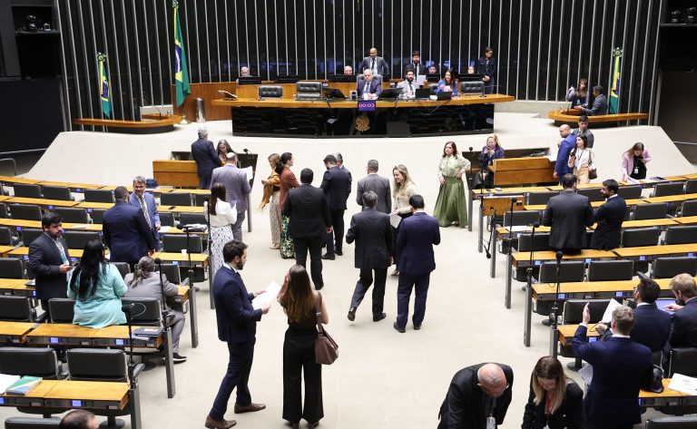 Câmara dos Deputados aprova fim da tarifa mínima para serviços de água e esgoto