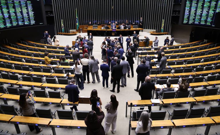 Câmara dos Deputados pauta votação de programa para pessoas com epilepsia e outras propostas