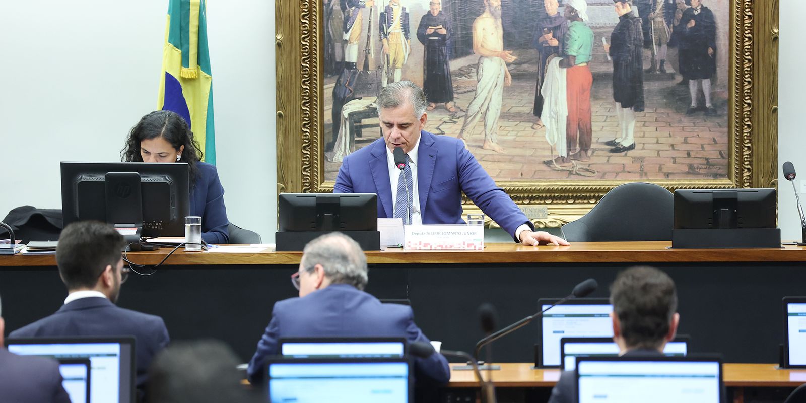 CCJ da Câmara aprova o fim da aposentadoria compulsória como punição para juízes