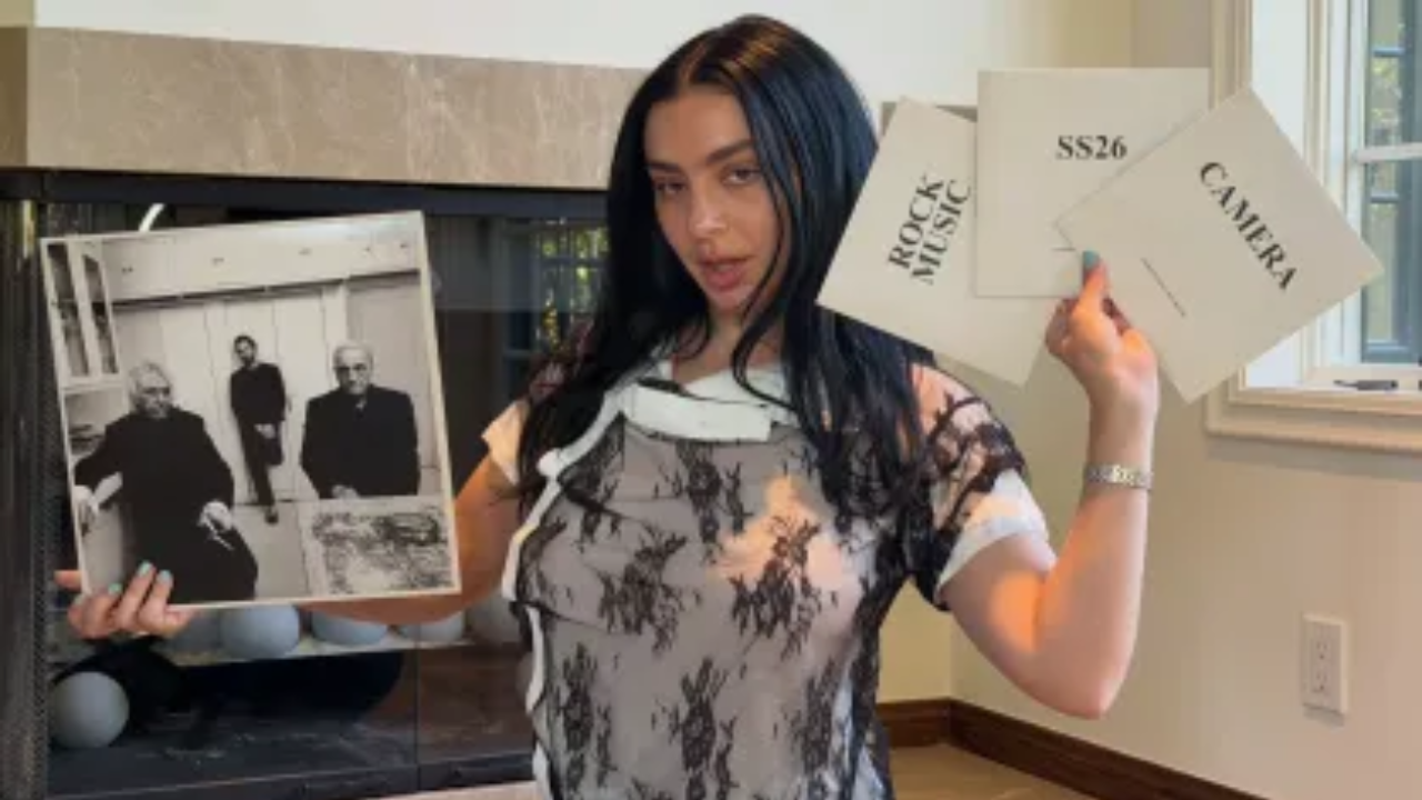 Charli xcx lança novo álbum music fashion film e surpreende o mercado fonográfico