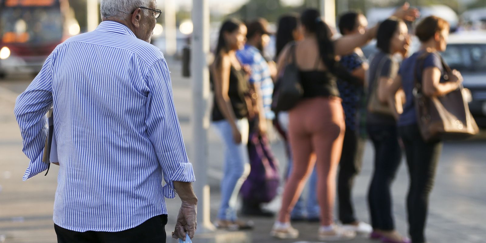 Nova lei cria o selo Cidade Amiga do Idoso para valorizar municípios brasileiros