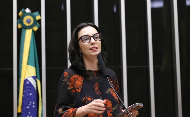 Comissão de Saúde aprova teleatendimento psicológico para comunidades escolares