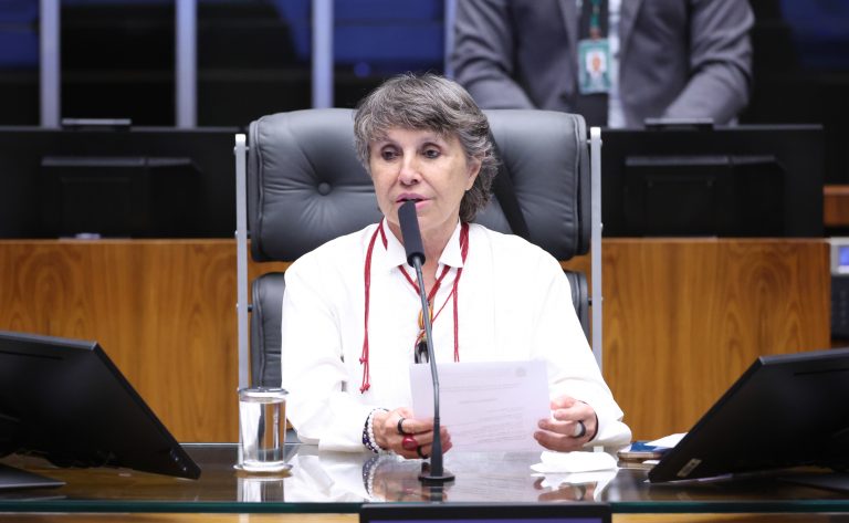 Câmara dos Deputados aprova política de incentivo à arte inclusiva para pessoas com deficiência