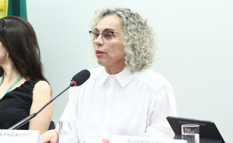 A Comissão de Saúde da Câmara aprova criação da Política Nacional de Saúde na Escola para estudantes