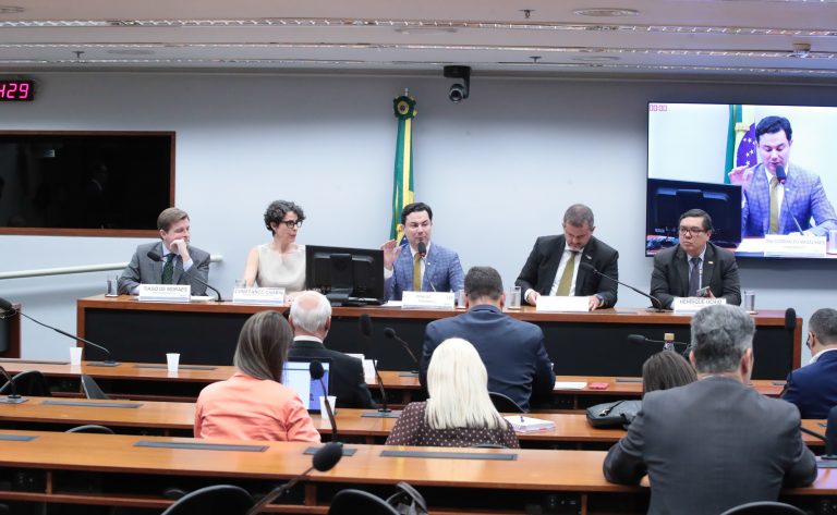 Especialistas na Câmara defendem prazo de 20 anos para patentes de medicamentos