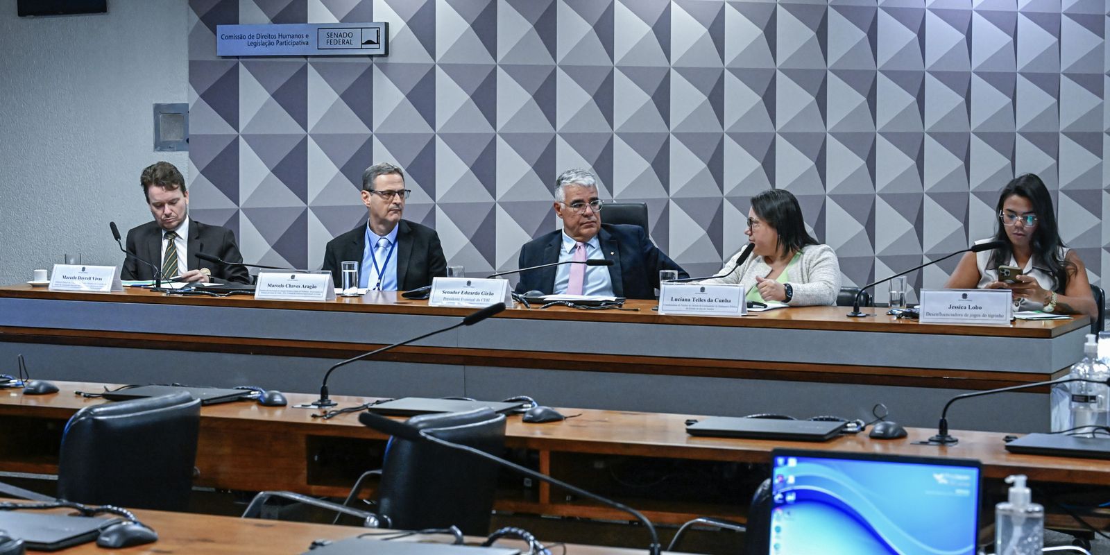 Defensores públicos pedem regras mais rigorosas para publicidade de apostas online