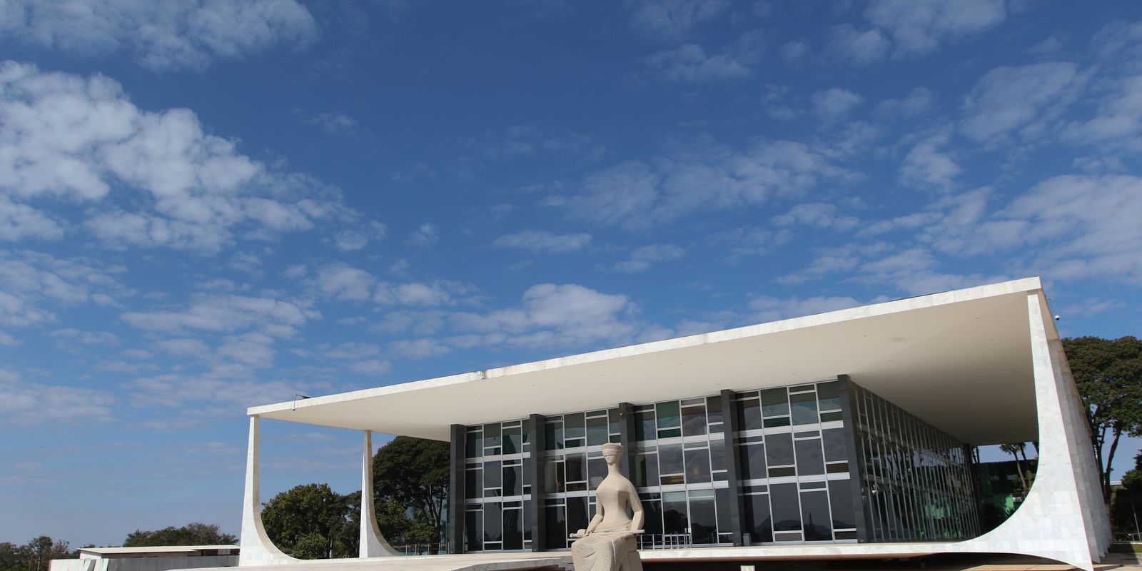 Defesa de Bolsonaro reitera pedido de prisão domiciliar ao STF