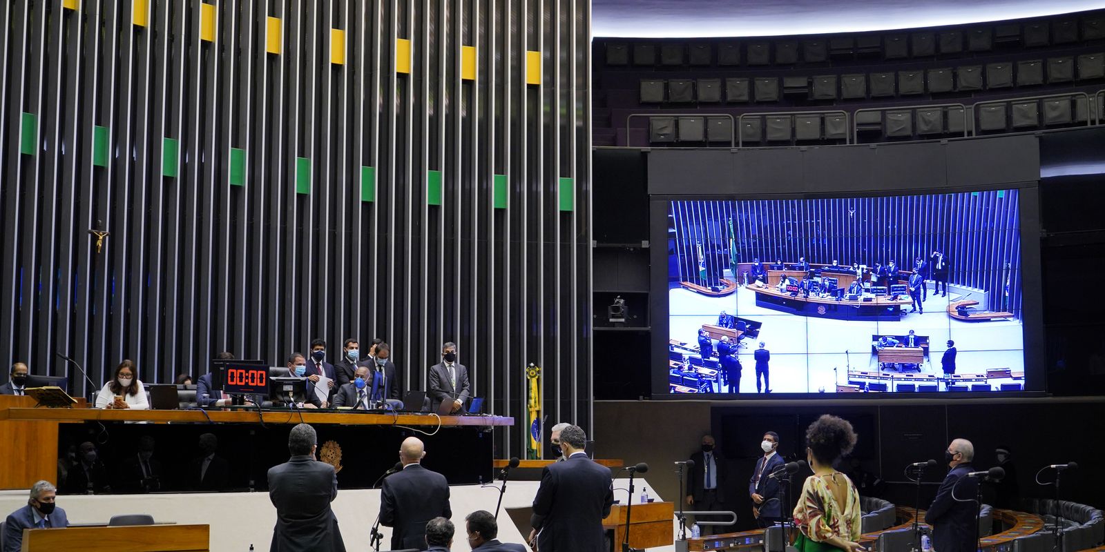 Flávio Dino, do STF, intima partidos a detalhar controle de emendas parlamentares