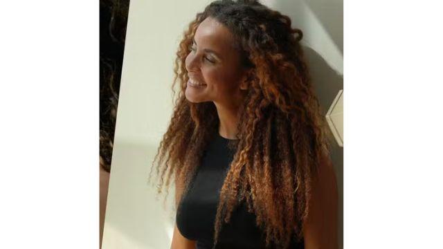 Domitila Barros revela desafios da perimenopausa e destaca importância do autoconhecimento
