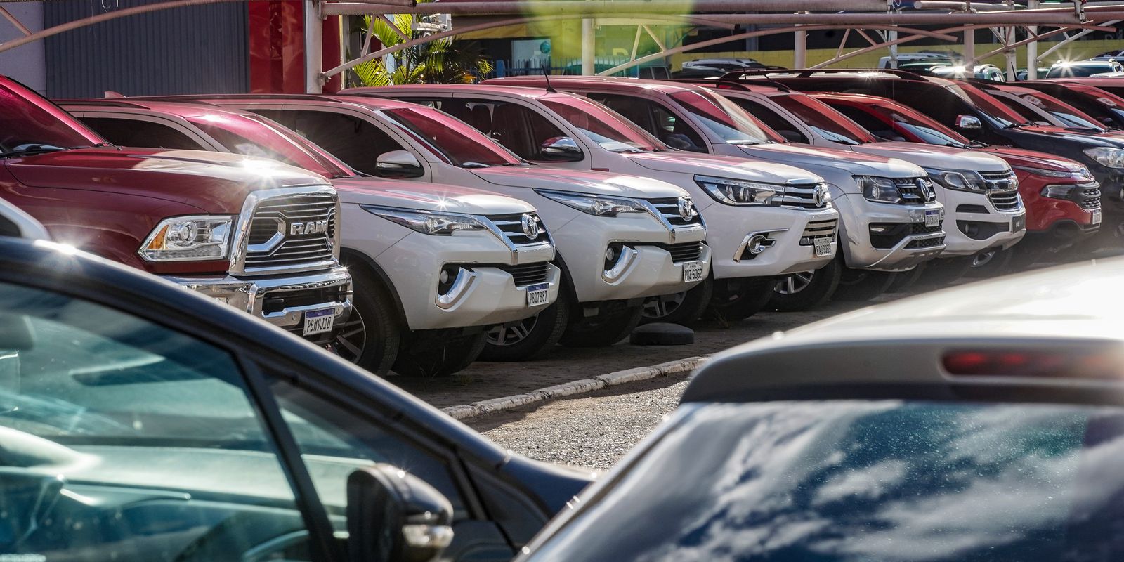 Fenabrave registra crescimento de 16,01% nos emplacamentos de veículos novos no primeiro semestre