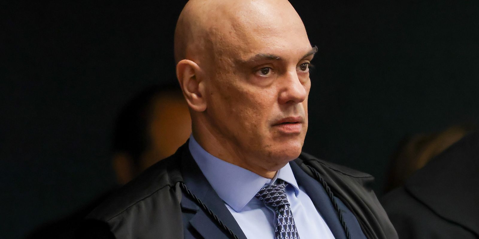 Moraes solicita à PGR novo parecer sobre arma de Bolsonaro após inquérito