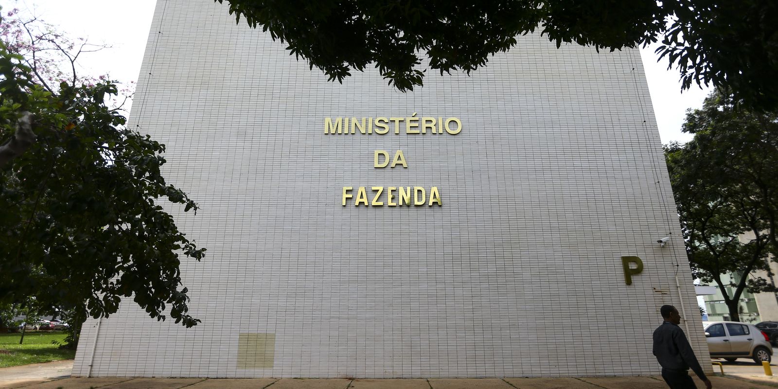 Inflação oficial para 2026 sobe para 5,1%, superando meta