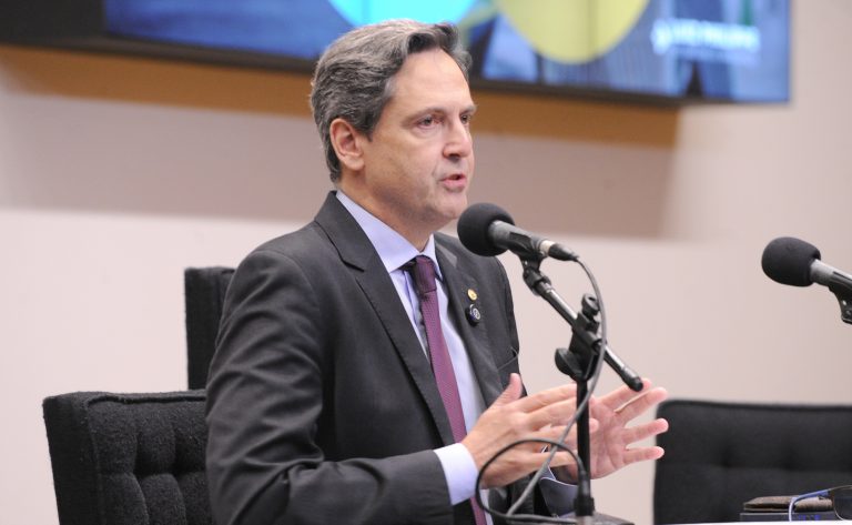 Projeto de lei estabelece novas regras para fiscalização de pessoas expostas politicamente