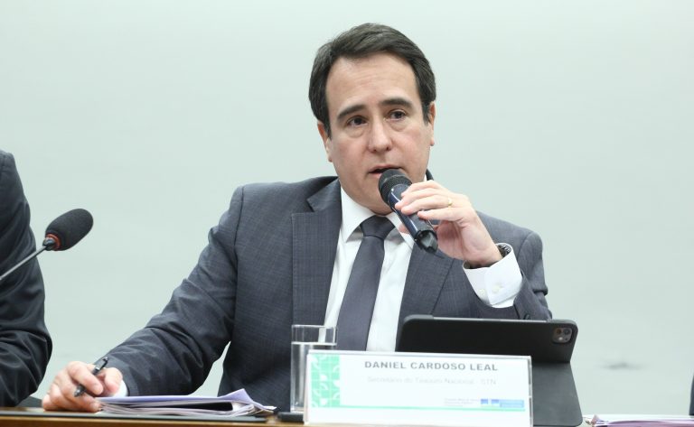 Secretário do Tesouro Nacional aponta recuperação econômica do Brasil pós-pandemia