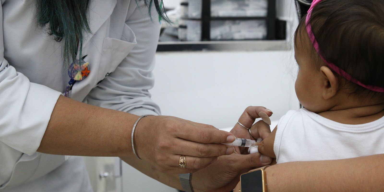 Unicef alerta: milhões de crianças permanecem sem vacinação essencial no primeiro ano de vida