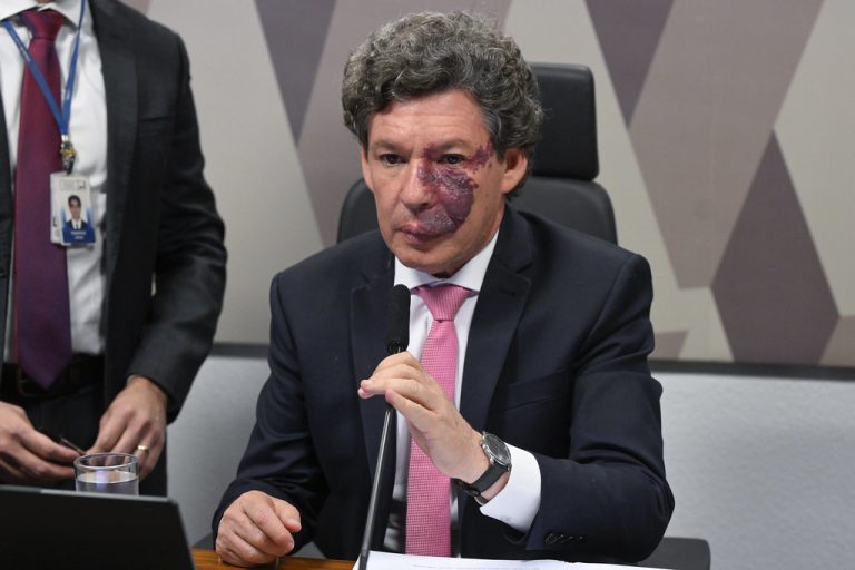 Taxa das blusinhas: comissão mista adia votação da medida provisória para terça-feira