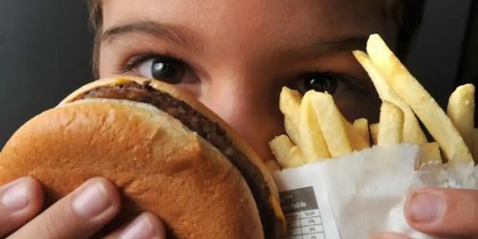 O controle do colesterol deve iniciar na infância com exames aos 10 anos, alerta cardiologista