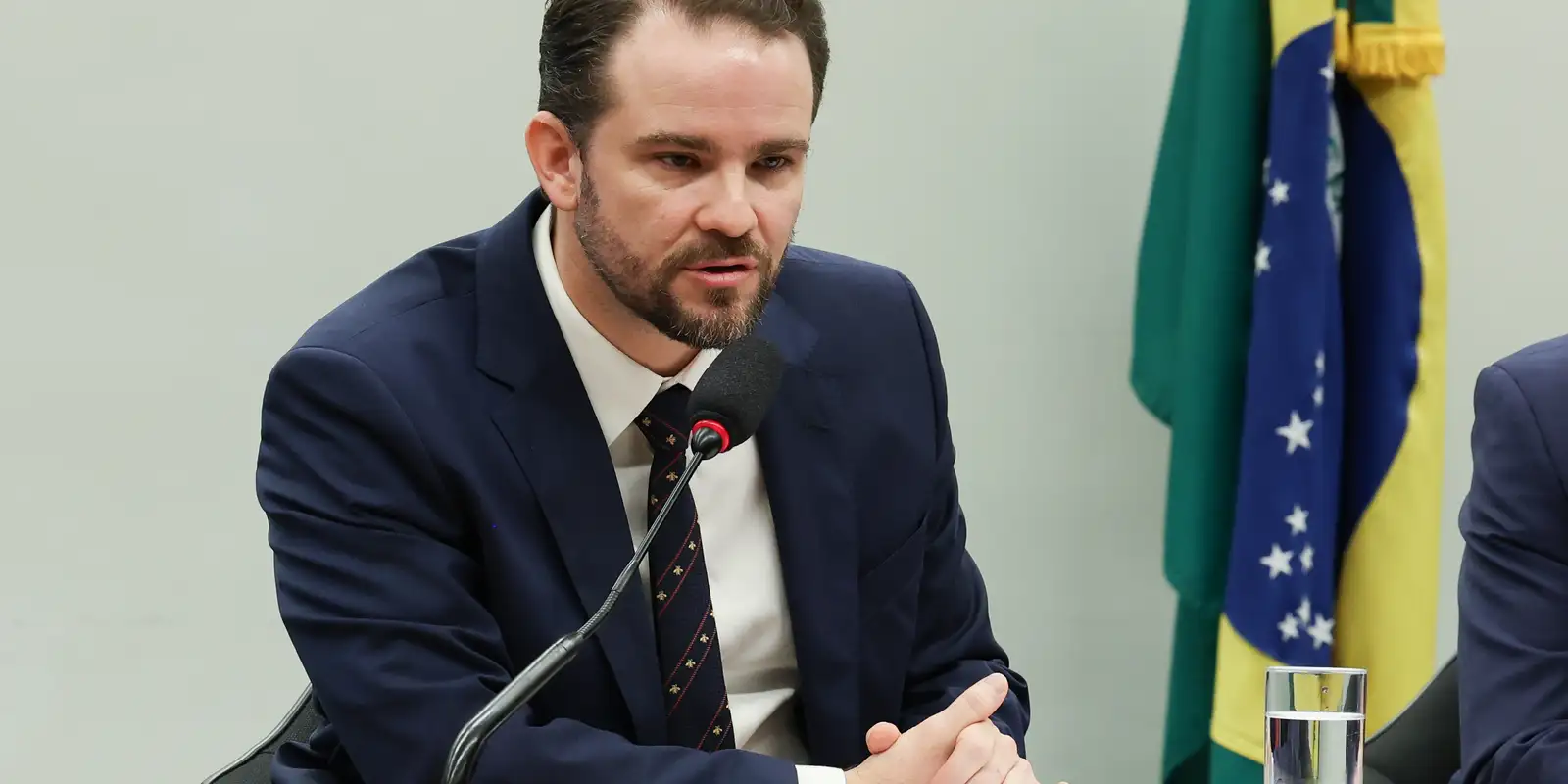 Fazenda autoriza R$ 12,9 bilhões em crédito com garantia da União para cinco estados
