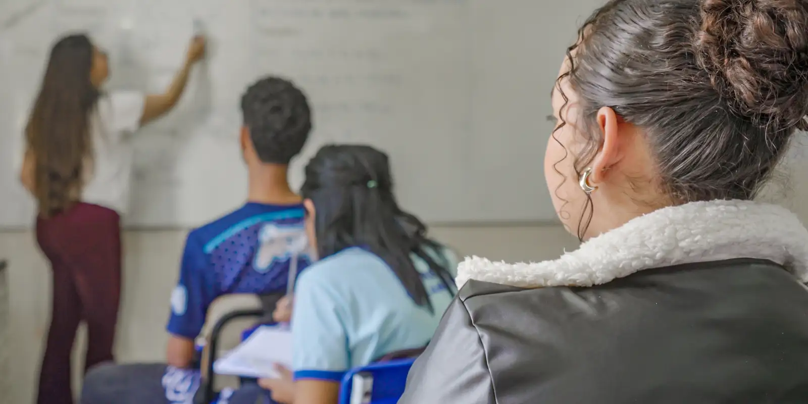 Gravidez na adolescência reduz autonomia e oportunidades de meninas no país