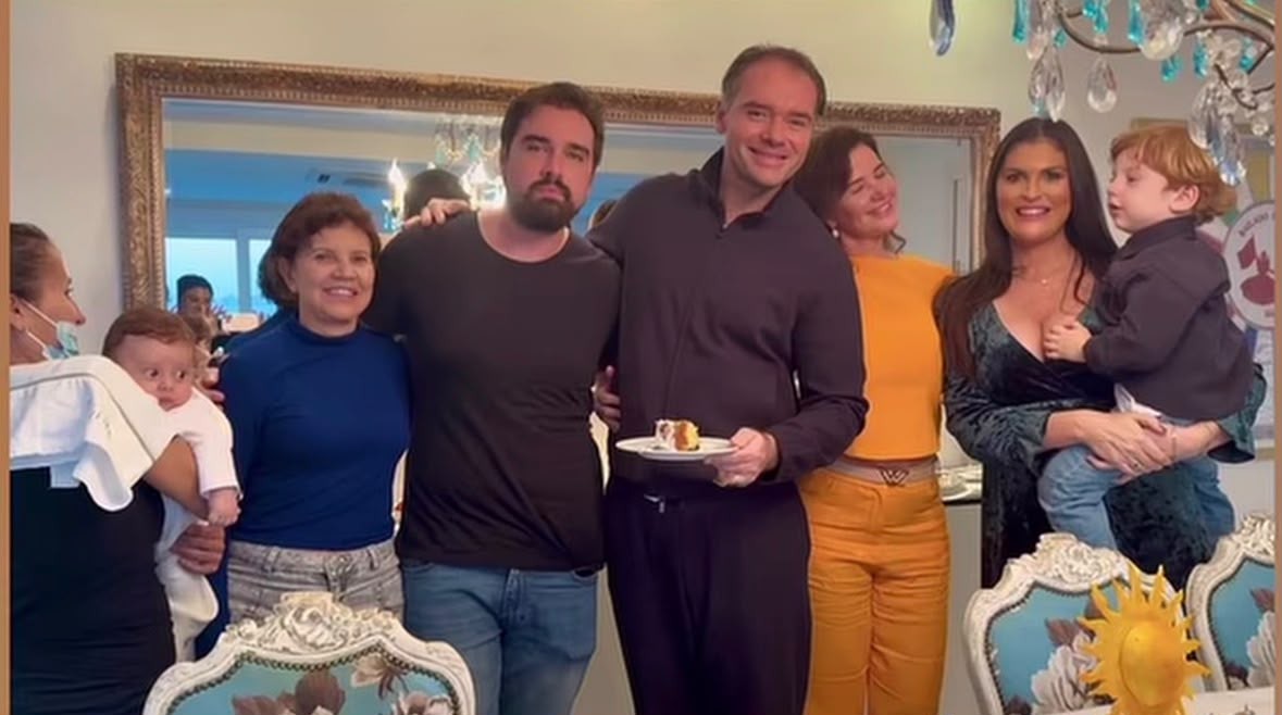 Luma de Oliveira reúne família em foto rara para celebrar o aniversário de Thor Batista