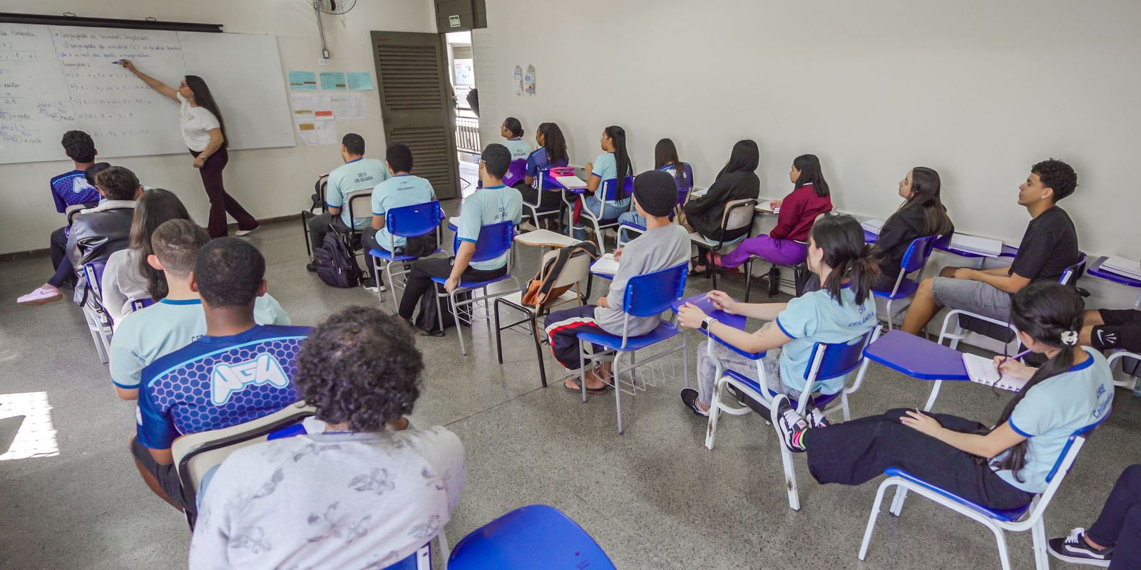 O programa Pé-de-Meia inicia pagamento da quinta parcela de frequência