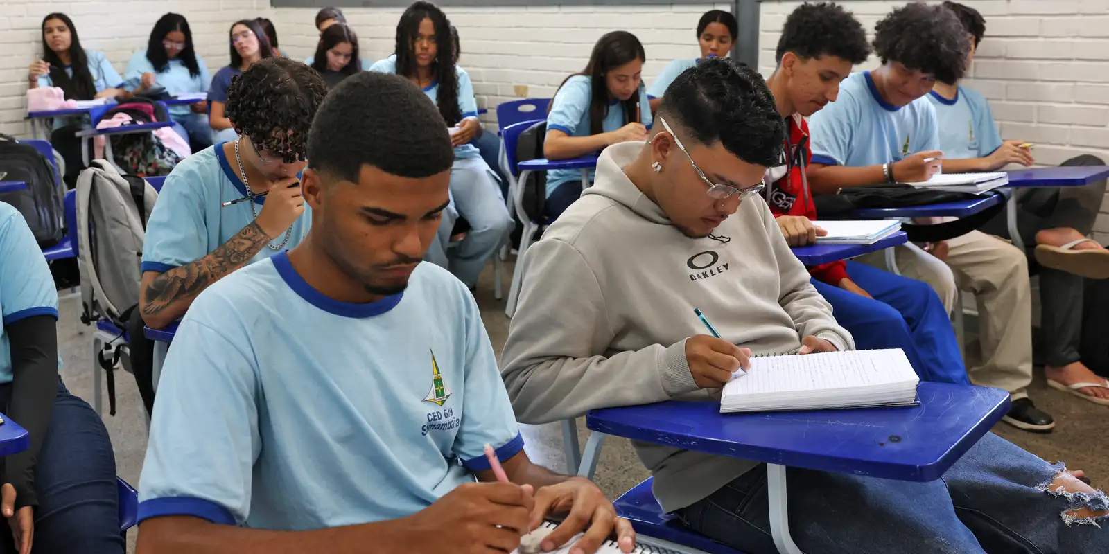 Programa Pé-de-Meia paga nova parcela para nascidos em novembro e dezembro