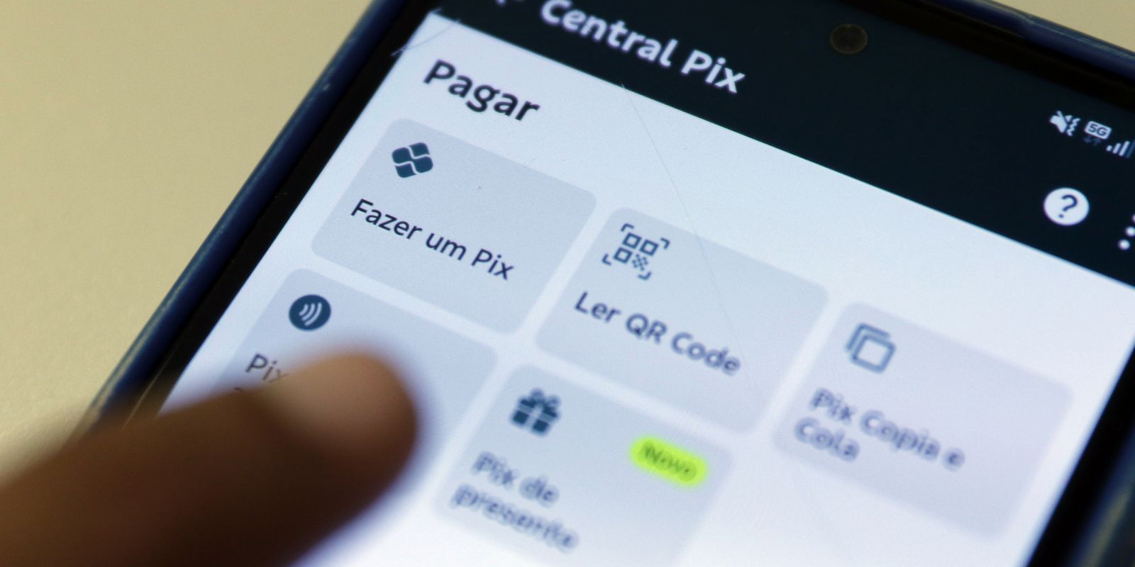 Instabilidade no Pix afeta bancos e paralisa pagamentos neste domingo