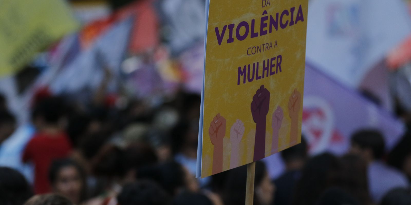 Violência contra a mulher: 7,5 mil agentes públicos passam por treinamento