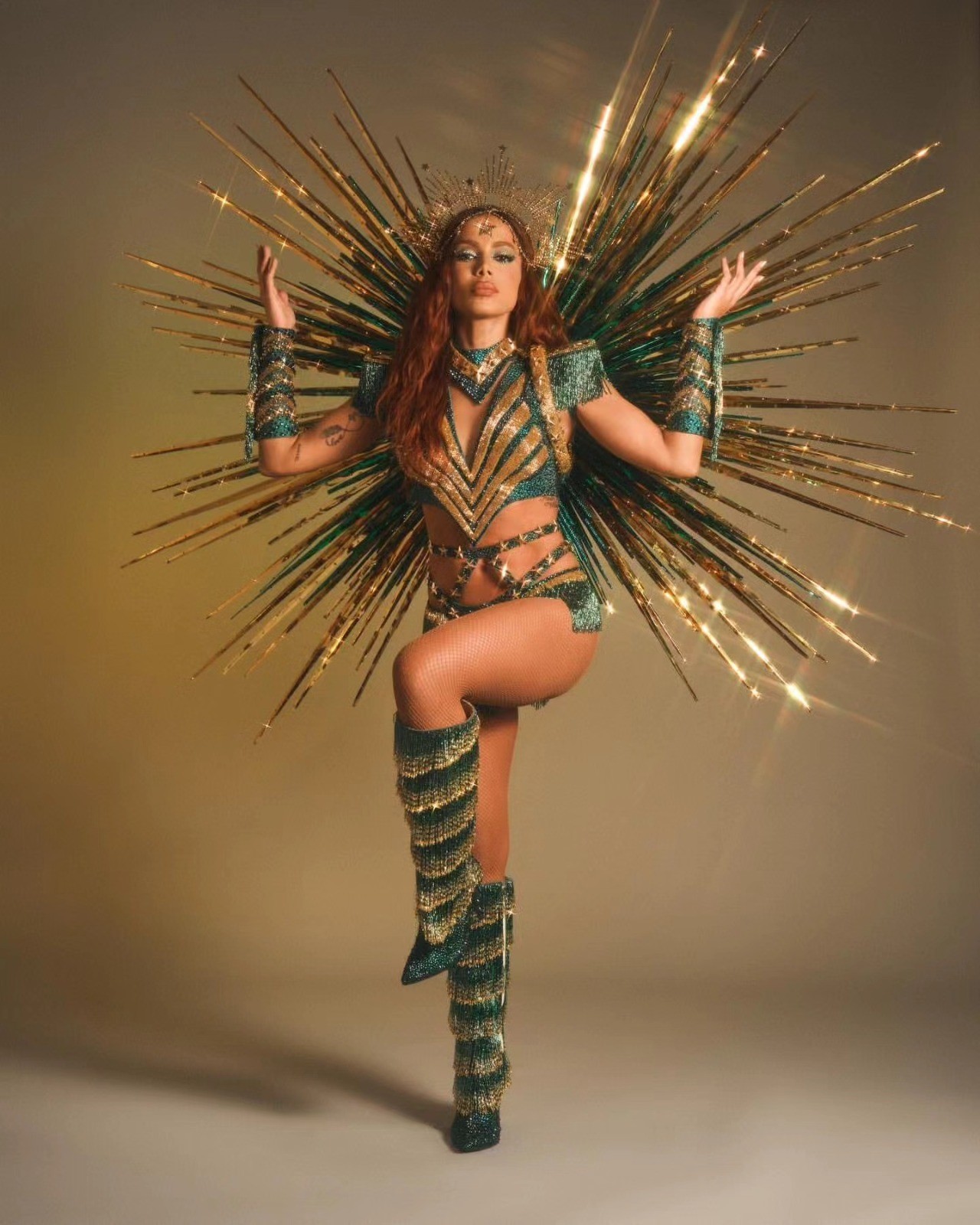 Anitta assume como nova rainha de bateria da Grande Rio no Carnaval