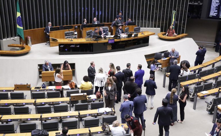 Câmara dos Deputados aprova mudança em cargos da Justiça do Trabalho em Goiás