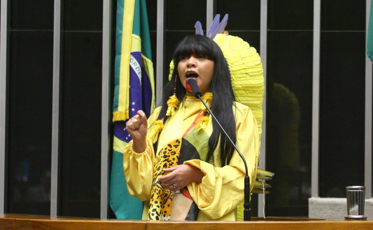 Câmara aprova prazo de verbas para candidaturas de mulheres negras e indígenas