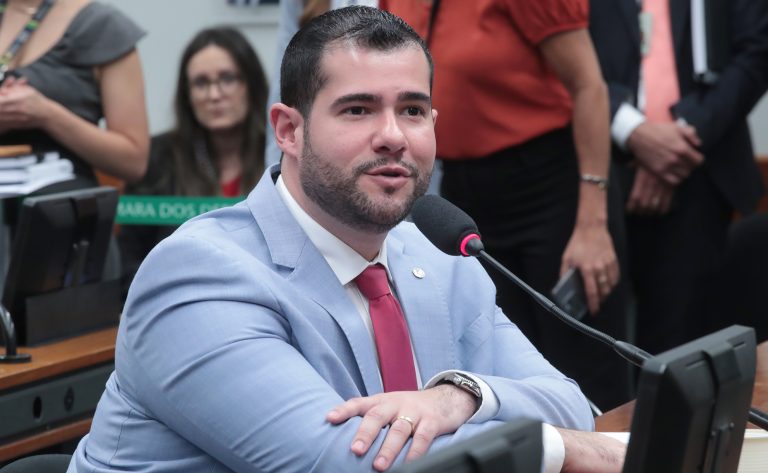 Comissão aprova regra para buscas de crianças desaparecidas na Câmara