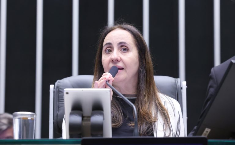 Câmara aprova regras para patentes de inteligência artificial financiadas por empresas