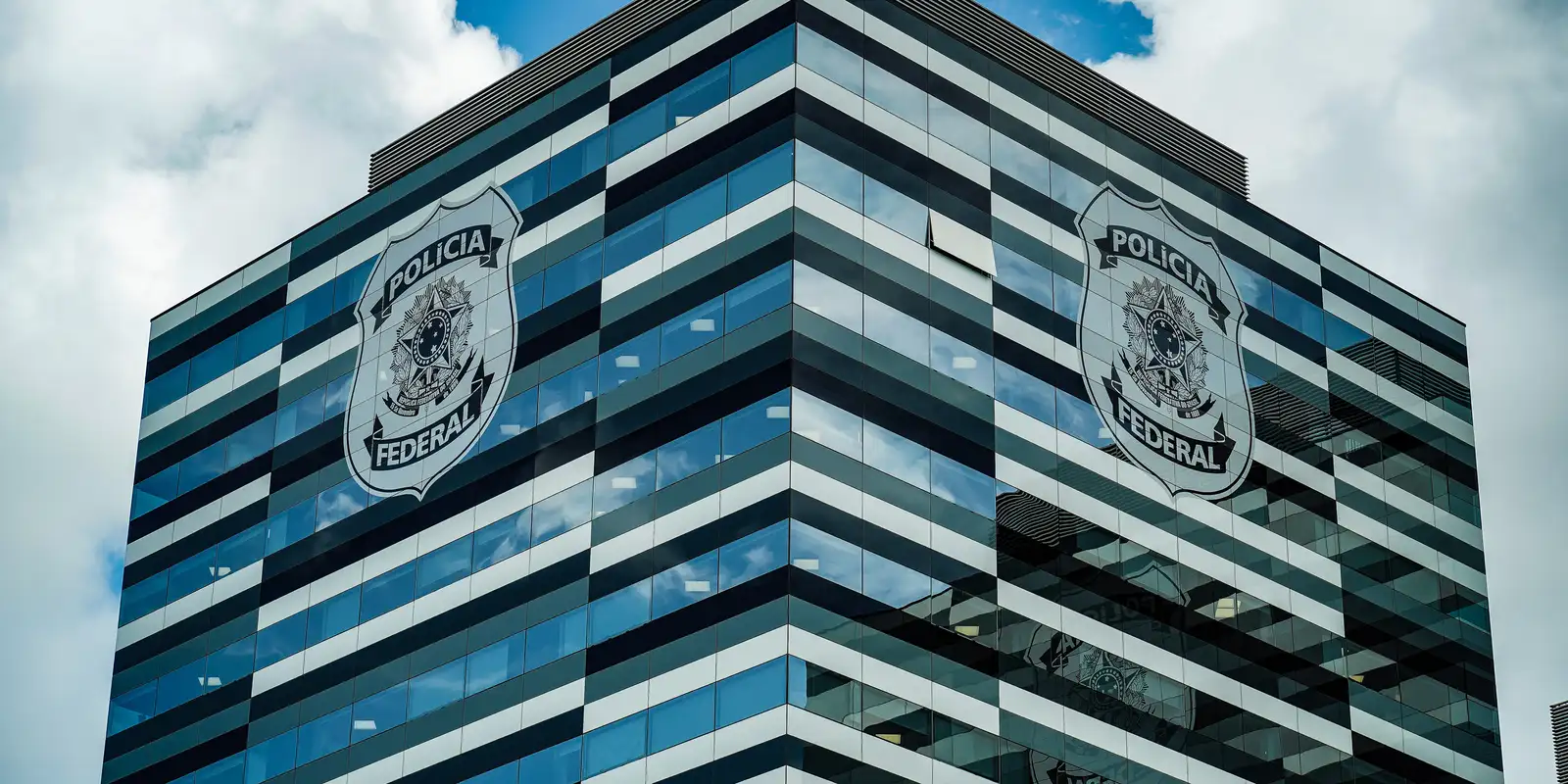 Diretores colocam cargos à disposição em meio à crise na Polícia Federal