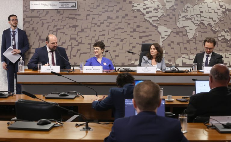 Debate no Congresso alerta para riscos da regulação de redes no Brasil