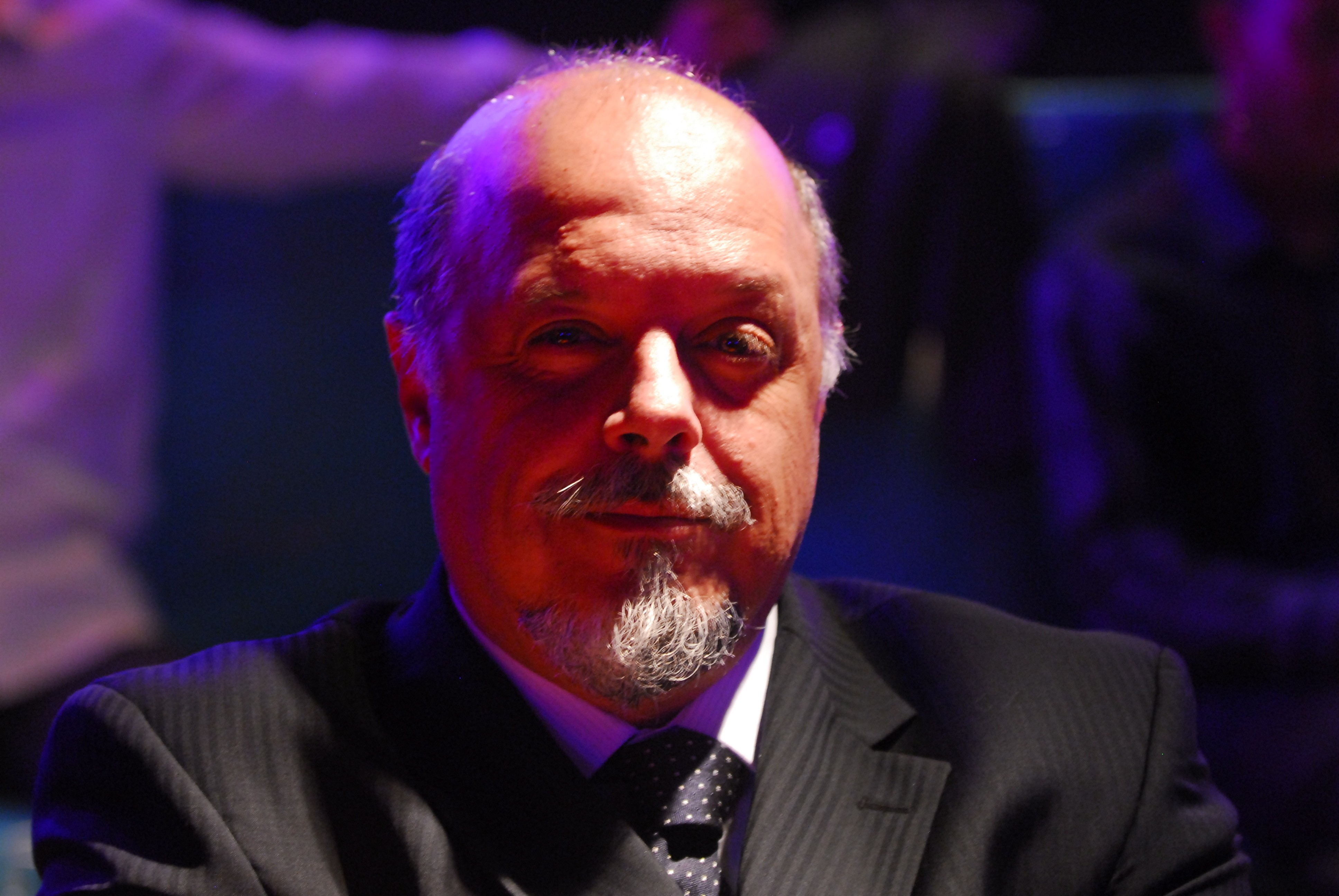 Ator Roney Facchini, de Cheias de charme e Malhação, morre aos 73 anos