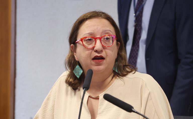 Saúde mental de jornalistas é debatida no Congresso com foco na depressão