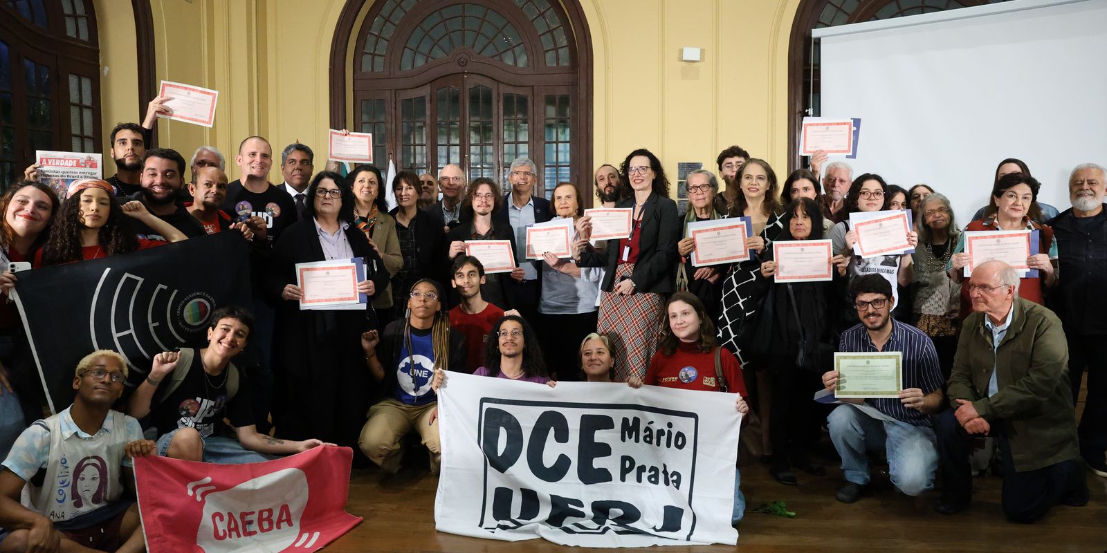 UFRJ entrega diplomas póstumos a estudantes vítimas da ditadura militar