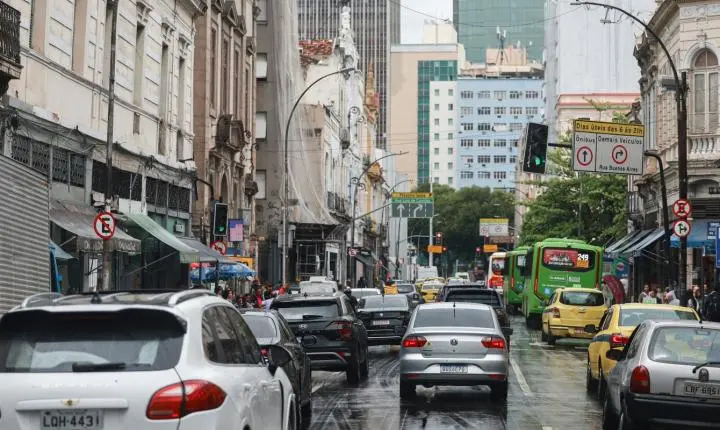 Uso de adesivo eleitoral no veículo pode cancelar a cobertura do seguro auto
