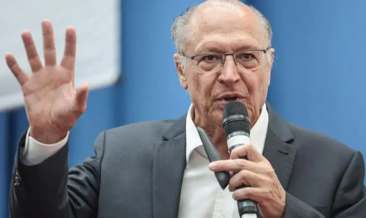 Geraldo Alckmin critica Javier Milei por ofensas e intromissão política