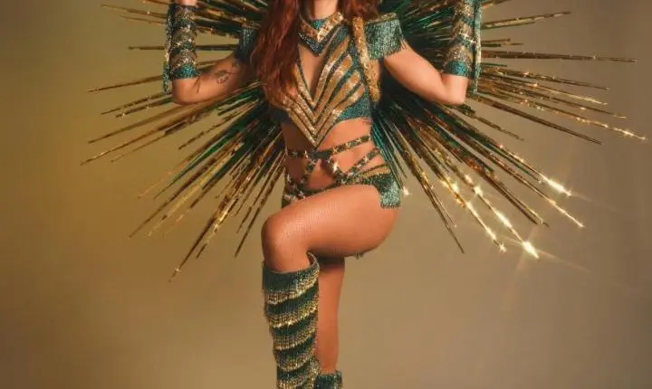 Anitta assume como nova rainha de bateria da Grande Rio no Carnaval