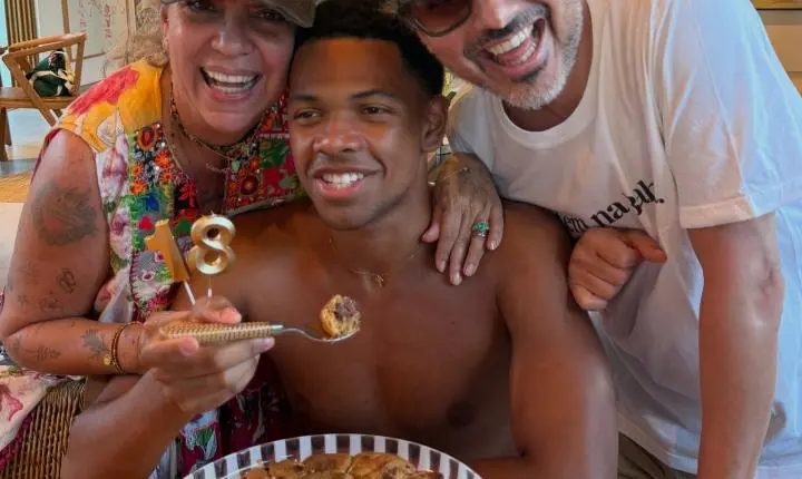 Astrid Fontenelle e Fausto Franco celebram 18 anos do filho Gabriel com declarações emocionantes