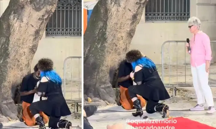 Baby do Brasil se ajoelha para orar com homem em situação de rua no Rio