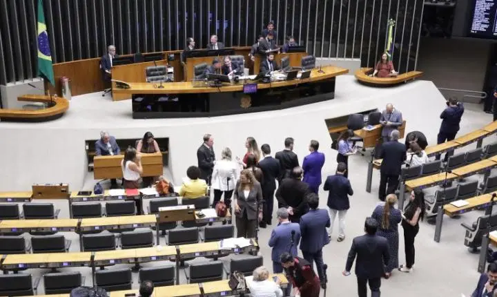 Câmara dos Deputados aprova mudança em cargos da Justiça do Trabalho em Goiás
