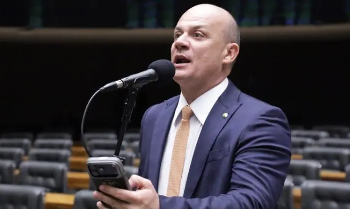 Câmara aprova novas regras para contagem do tempo de serviço de policiais e bombeiros