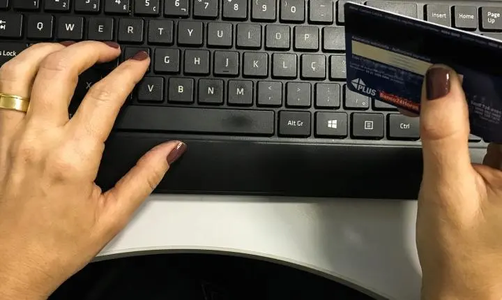 Governo federal regulamenta comércio eletrônico para agilizar compras públicas